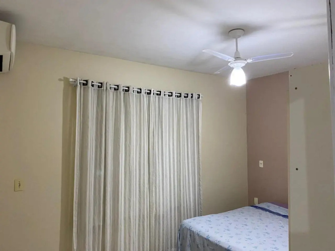 CASA com 3 QUARTOS 1000M DA PRAIA