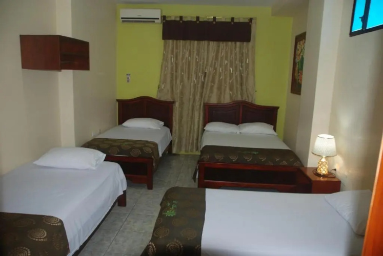 D’ Ruiz Hotel
