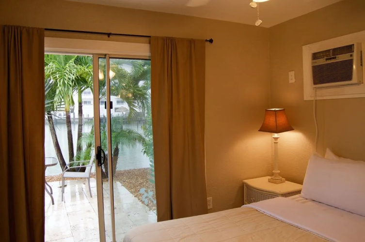 Sta 'n Pla Motel