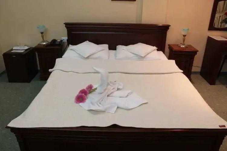 Hotel Opal