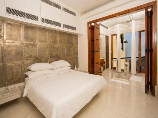 2 Bedrooms Suite with balcony
