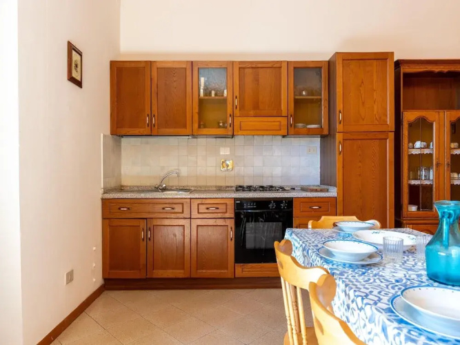 Spacious Lakefront Apartment