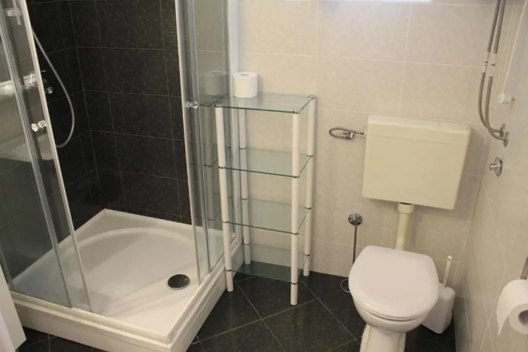 Apartments Zdenka-10m from beach
