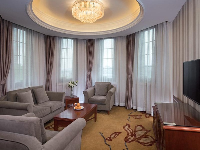 Deluxe Suite