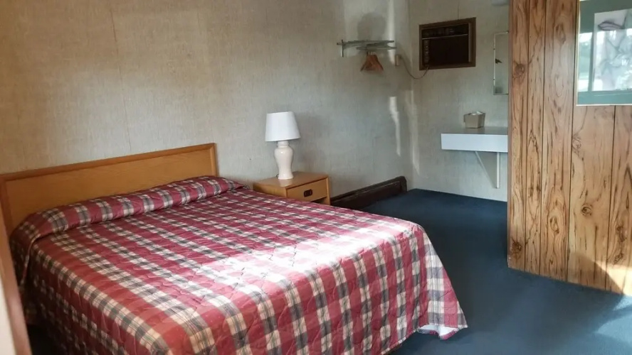 Tri Terrace Motel