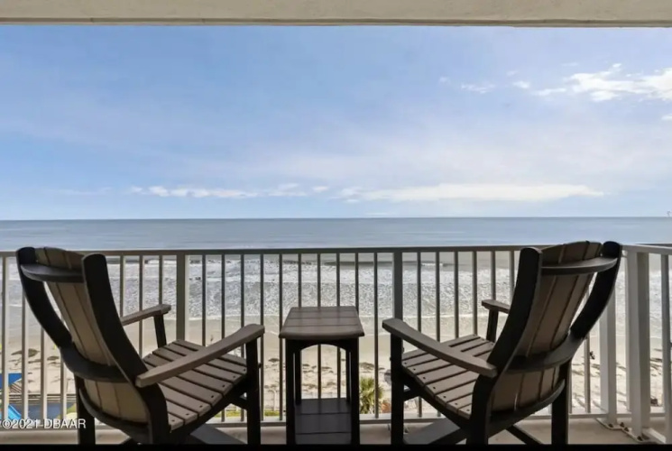 Beautiful Beachfront Resort Condo