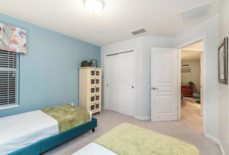 5 Bedrooms Cottage
