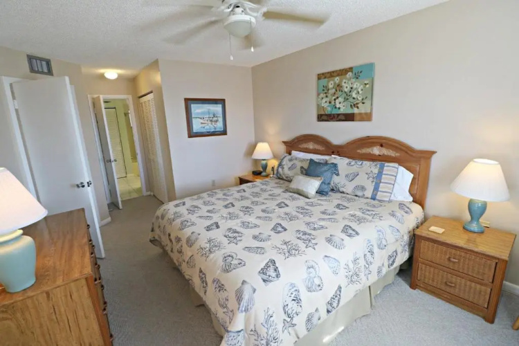 Ocean Village Club N21