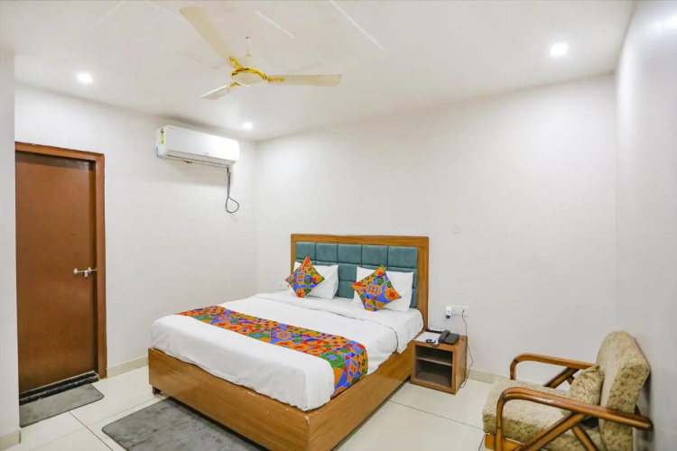 Fabhotel Well Stay