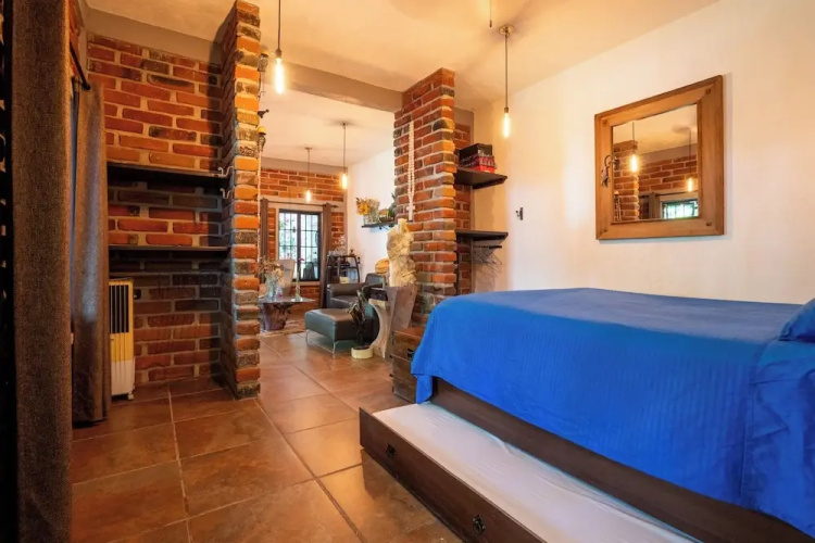 Cozy House with Pool and 3 Bedrooms