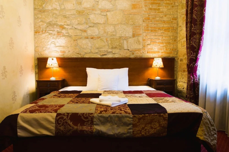 Hotel Rous