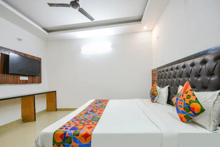 Fabhotel Glorify