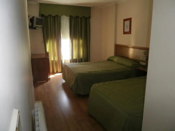 Standard Triple room
