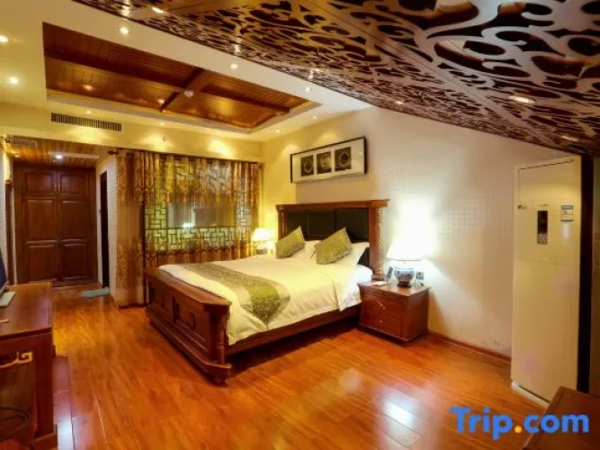 Deluxe Suite with garden view