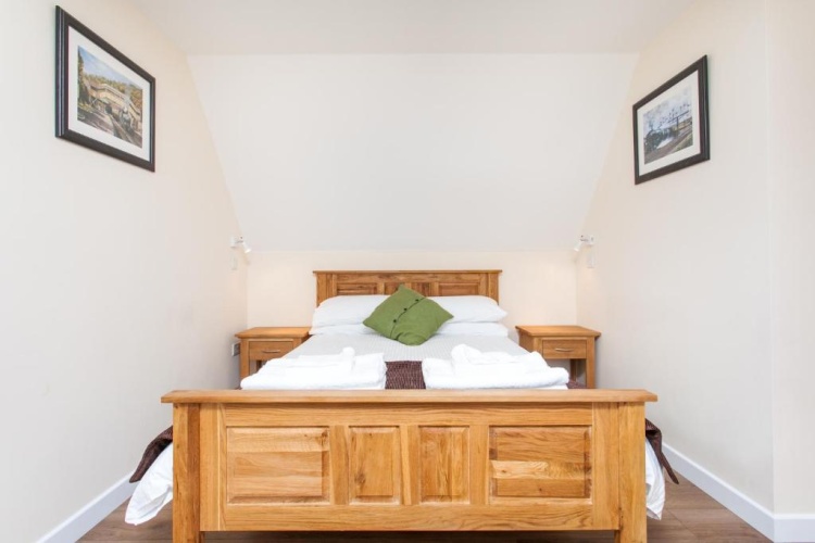2 Bedrooms Chalet