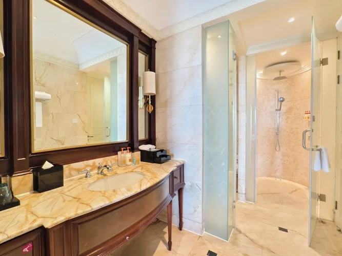 Double Suite