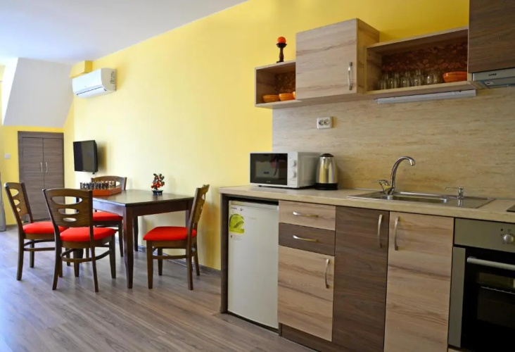 Visito Apart House