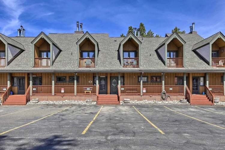 2 Mi to Lake Dillon: Spacious Condo w/ Mtn Views