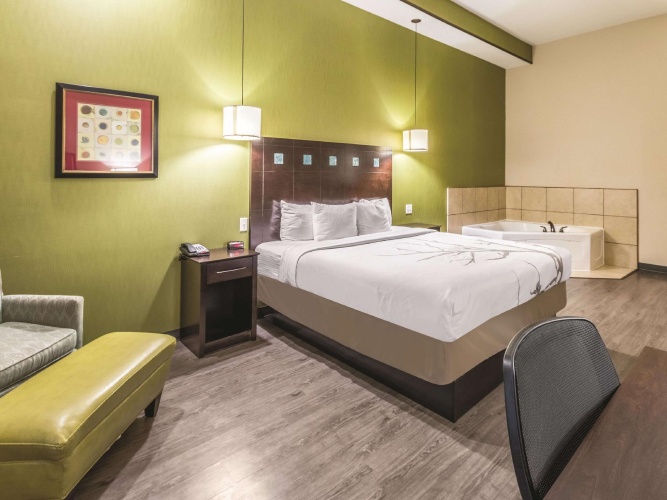 With Jetted Tub Double room