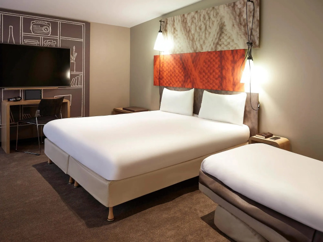 Ibis Paris Canal Saint Martin