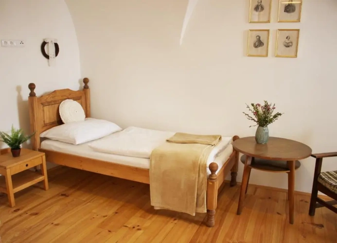 2 Bedrooms Apartment