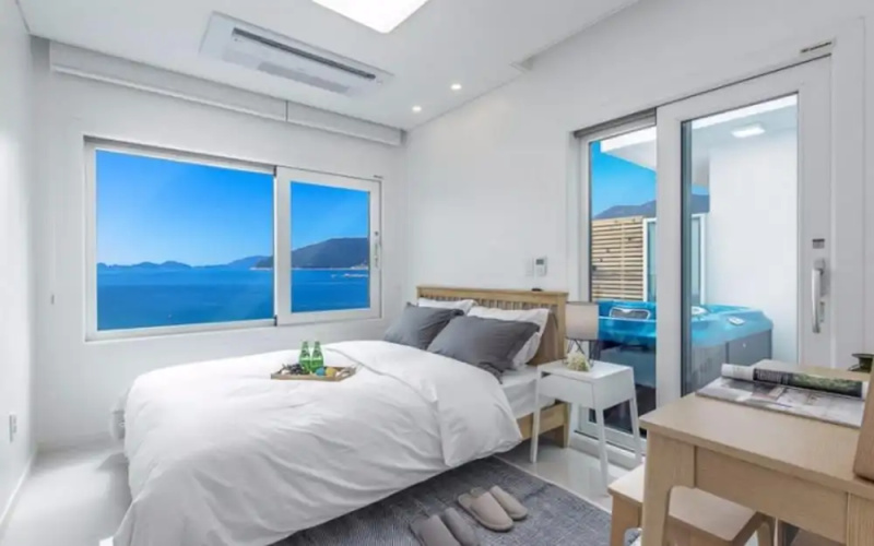 Geojedo Blue Hill Pension