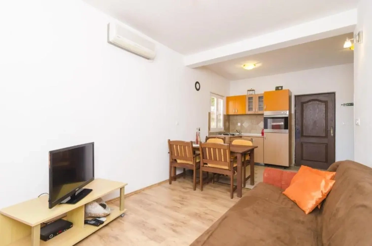 1 Bedroom Apartment with sea view