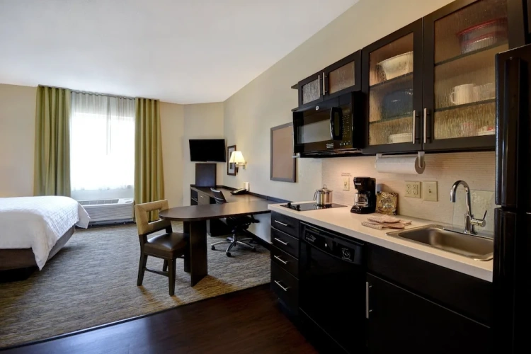 1 Bedroom Suite