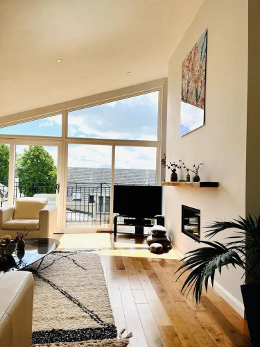 4-bed Seaside Dream House - Sleeps 8 & Parking