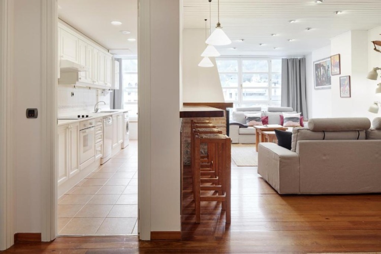 3 Bedrooms Apartment