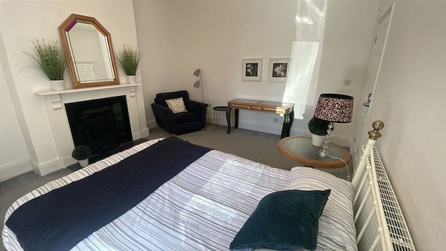 1 Bedroom Comfort room