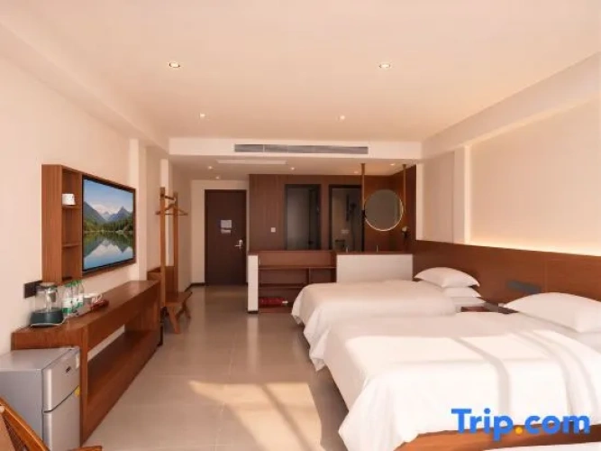 Standard Triple room with mountain view