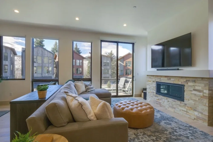 4 Bedrooms Cottage with balcony