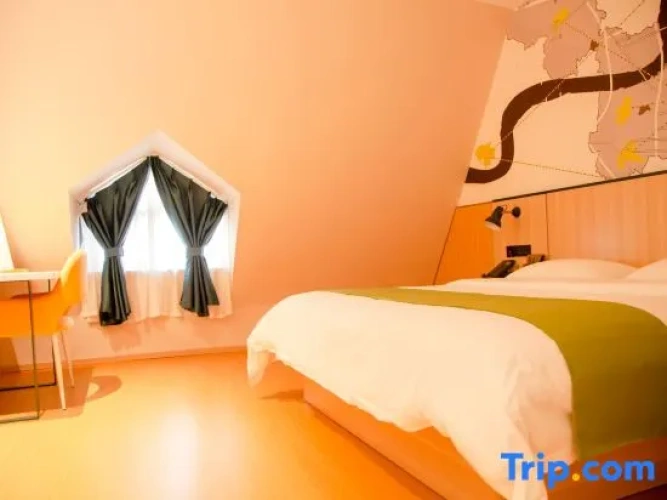 Bed in Dorm