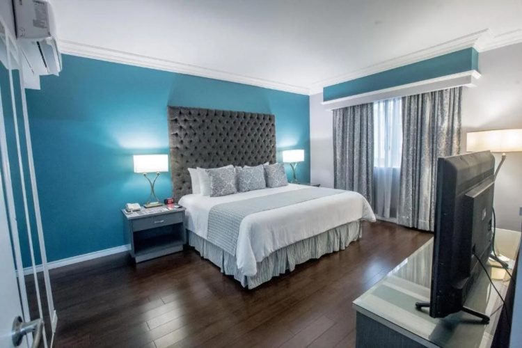 Hotel Plaza de Oro