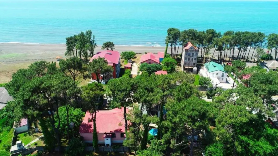 Ureki Guest House- Magnetite