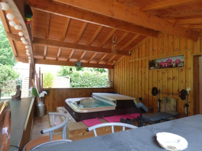 4 Bedrooms Cottage