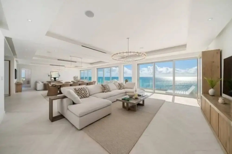 Luxury 4-bedroom Oceanfront Oasis