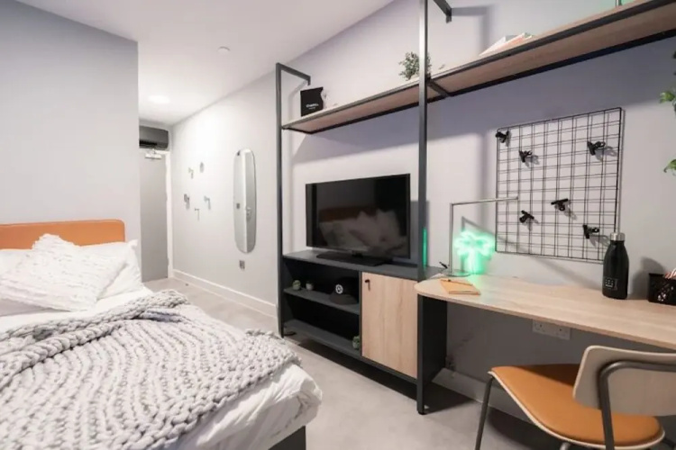 Comfortable Ensuite rooms - GUILDFORD - Campus Accommodation