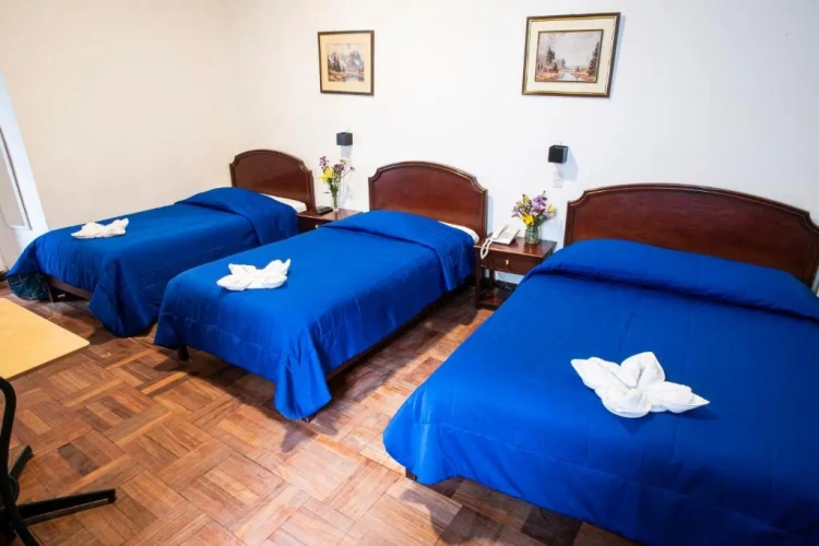 Standard Triple room