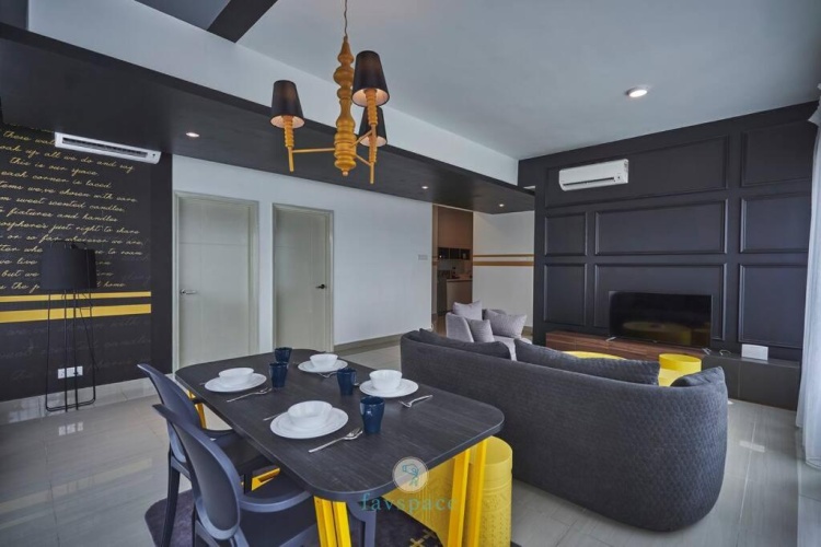 3 Bedrooms Apartment