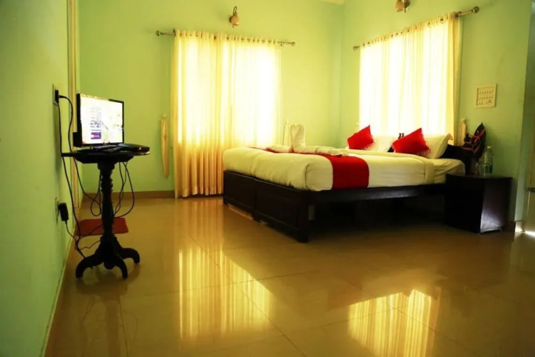 Aruvi Resorts