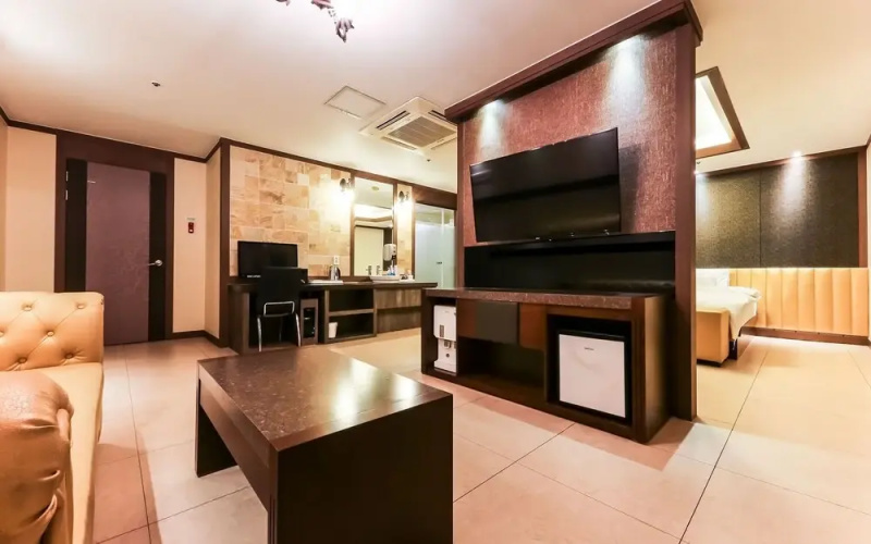 Hotel J-TOP Cheonan
