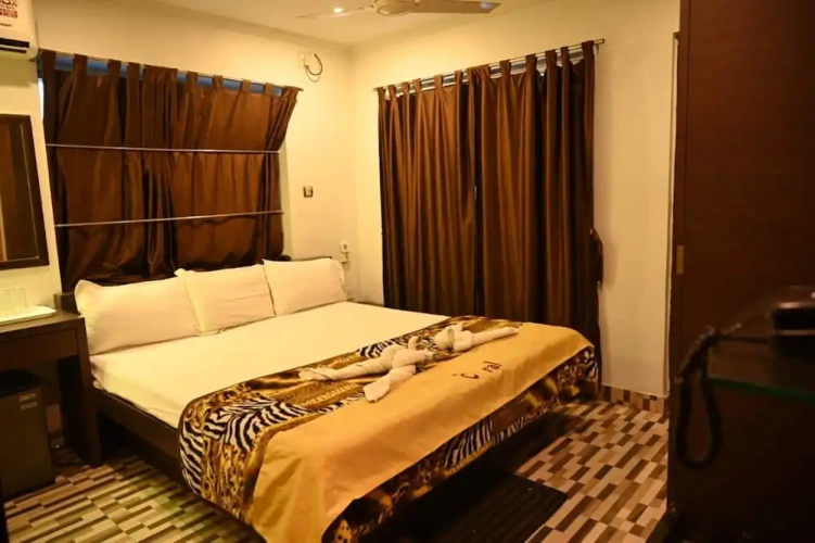 Deluxe Double room with city view