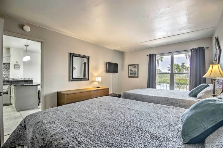 Steps to Beach: Beach Haven w/ Shared Amenities