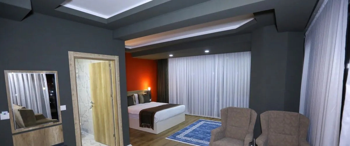 Montana Hotel