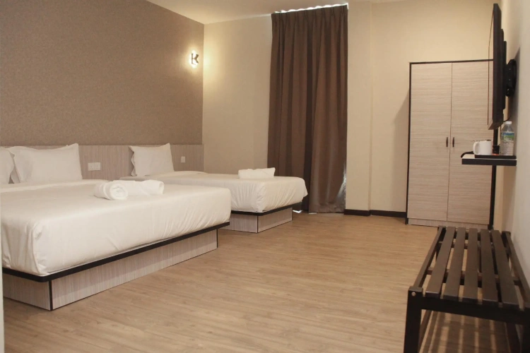 Standard Triple room