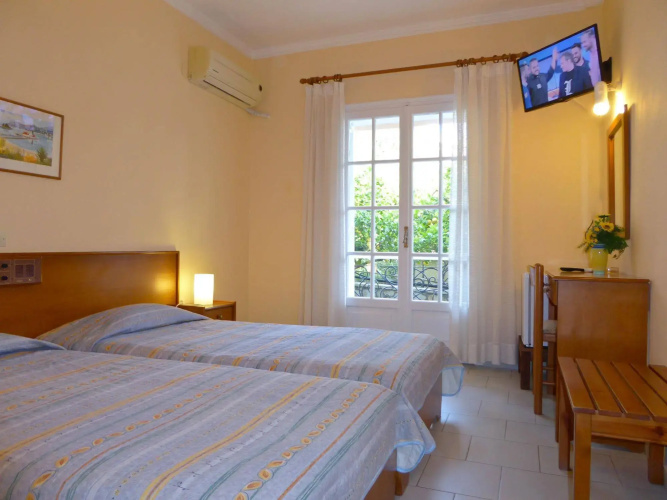 Nefeli Hotel