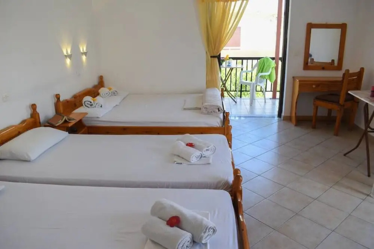 Spacious studio just 150m to the beach