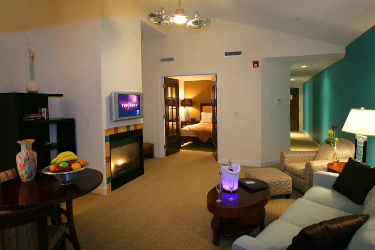 Hotel Blue